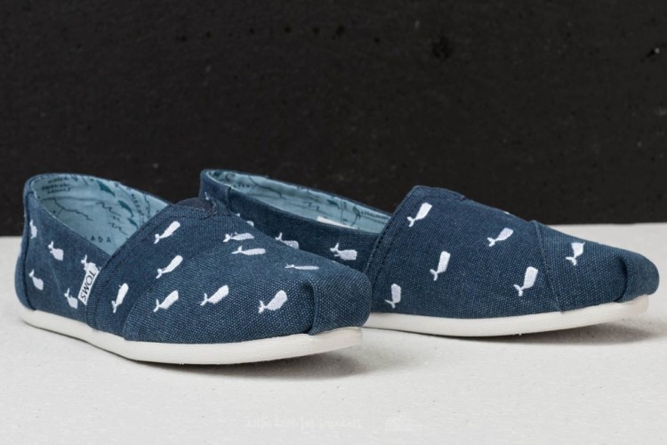 toms-wmn-classic-embroidery-navy-whale